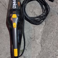 EUREKA VACUUM CLEANER EXCELLENT CONDITION 