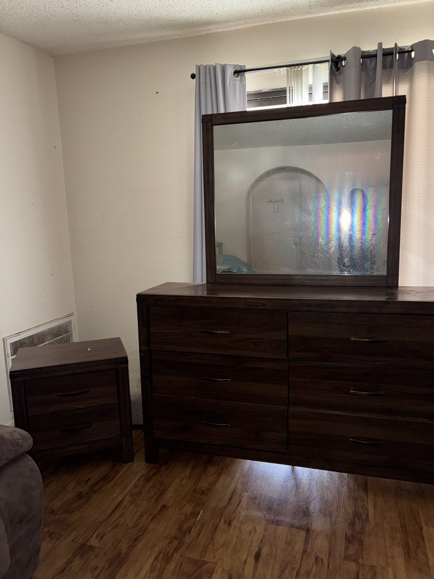 $100!!! Dresser Mirror And Night Stand Set