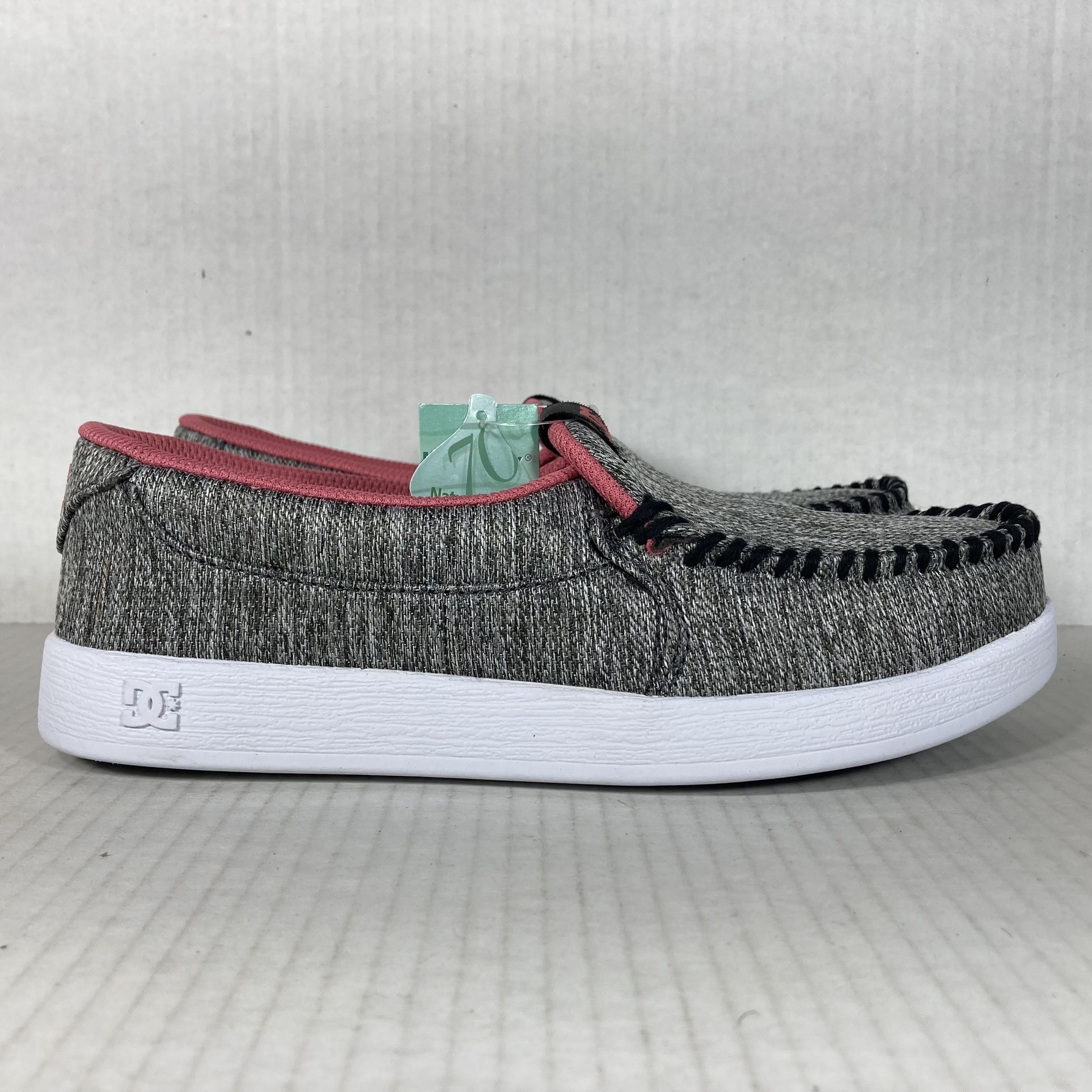 NEW DC Villain Tx Se Size 7 Women Shoes Gray Pink White Skate Slip-On Casual NWT
