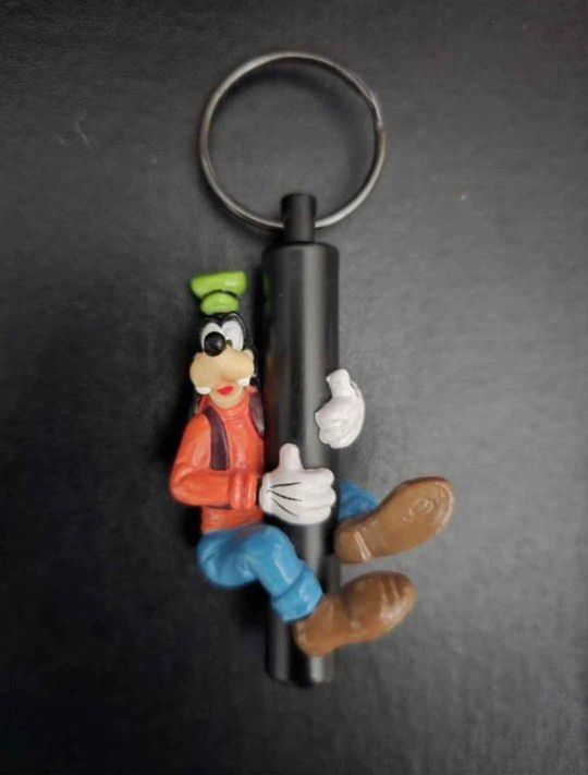 Goofy Holding Flashlight Keychain