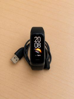 Fit Fitness Tracker with Charger