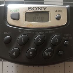 Excellent Sony SRF-M37W FM/AM/Weather Walkman Personal Radio w/ Belt Clip