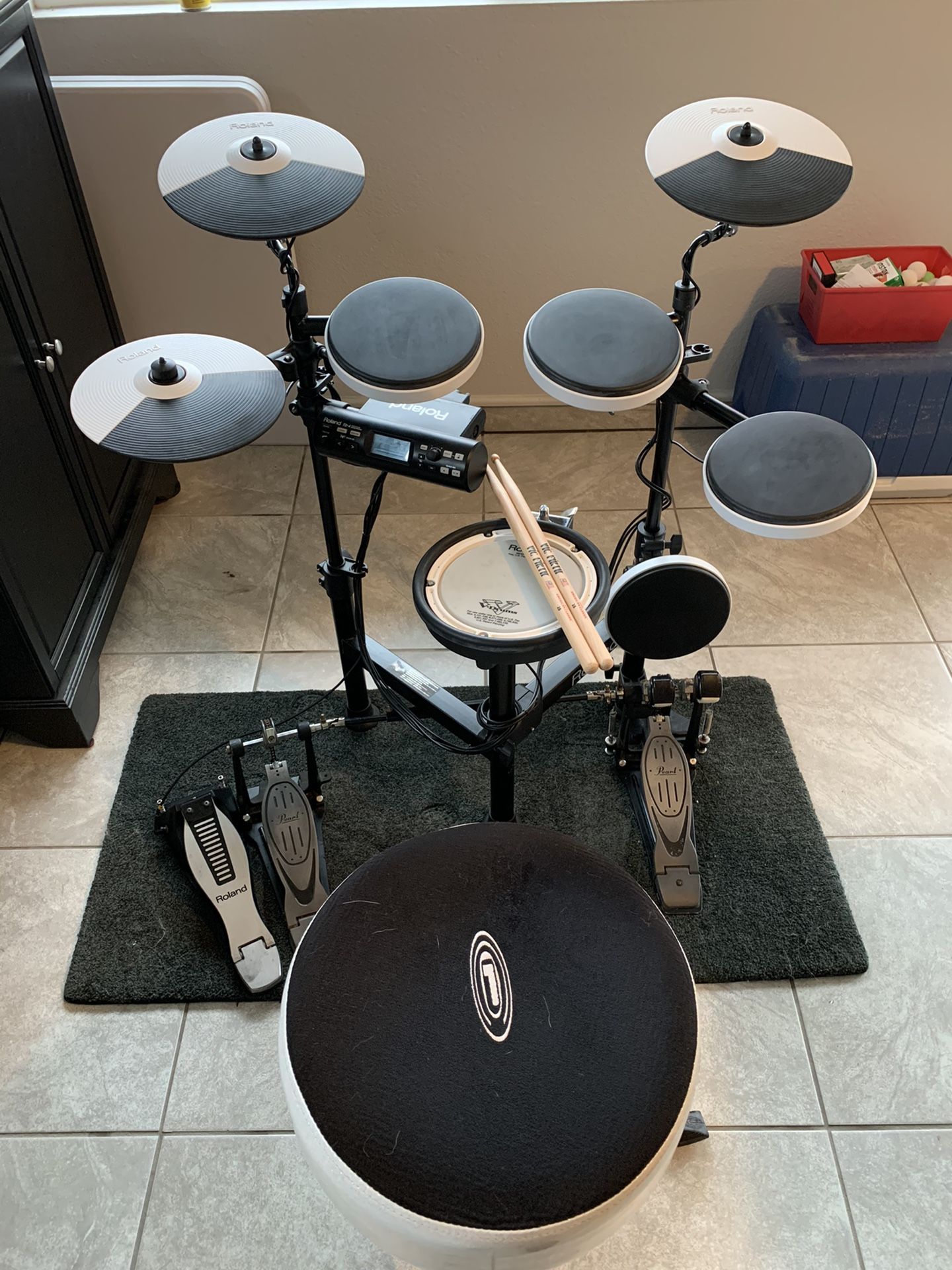 Roland TD-4KP electric drum kit