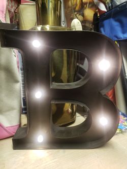 Letter B Marquee Light Up