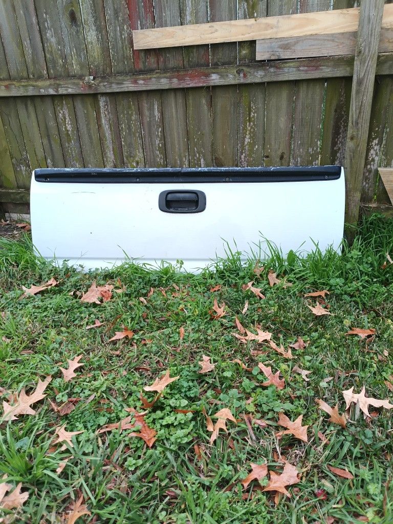 Chevy Silverado Tailgate 