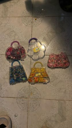 Bracelet Necklace beads in cute clear purse holders - kids