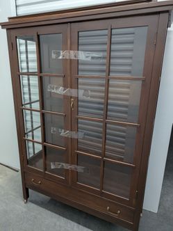 Large china hutch cabinet