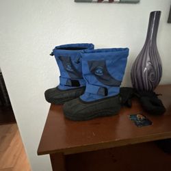 Kids boots 