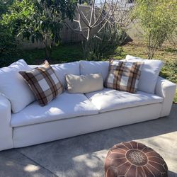 Utopia Couch – 96” Wide | Living Spaces