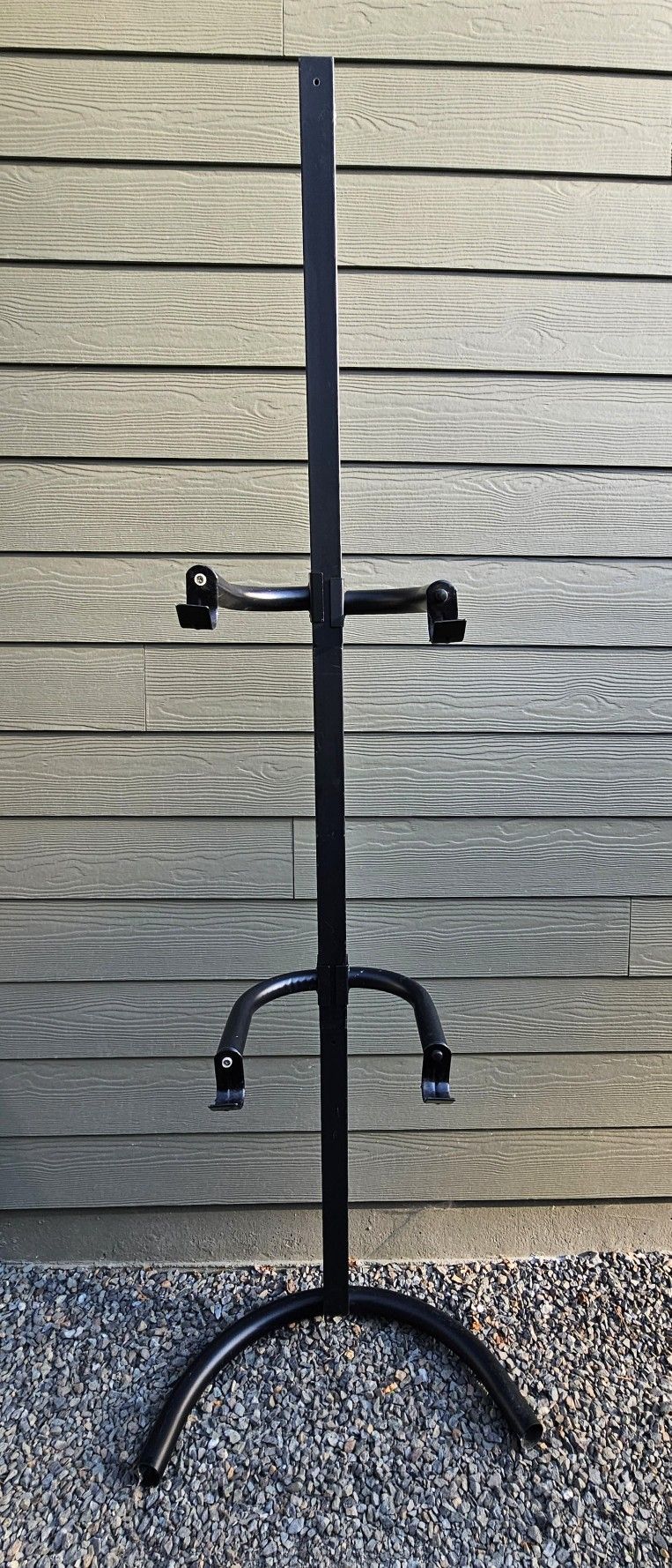 Bike Rack Holds 2 - $45 (NE Lake Stevens / Granite Falls)