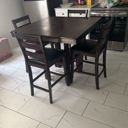 Higher Sit Dinning Table