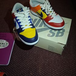 Nike Dunk Low QS https://offerup.com/redirect/?o=Q08uSlA= size 10.5