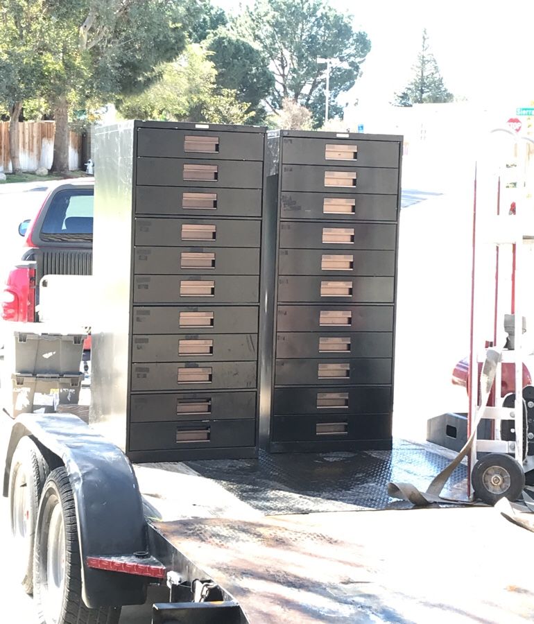 JB Engineering signature series 11 drawer heavy duty machinist / tool Storage cabinet