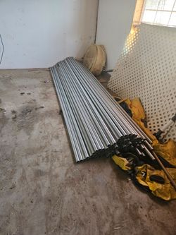 EMT Pipe 1 1/4