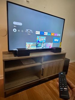 55 tv insignia smart tv with STAND TABLE