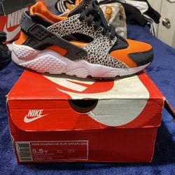 Brand New Nike Huarache Kids Size 5.5