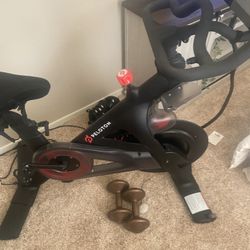Peloton with two pairs of shoes paid 2500 selling it for 1500 hardly been used