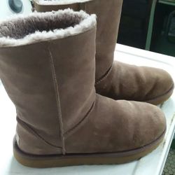 Ugg women's 10 winter boots light brown zip