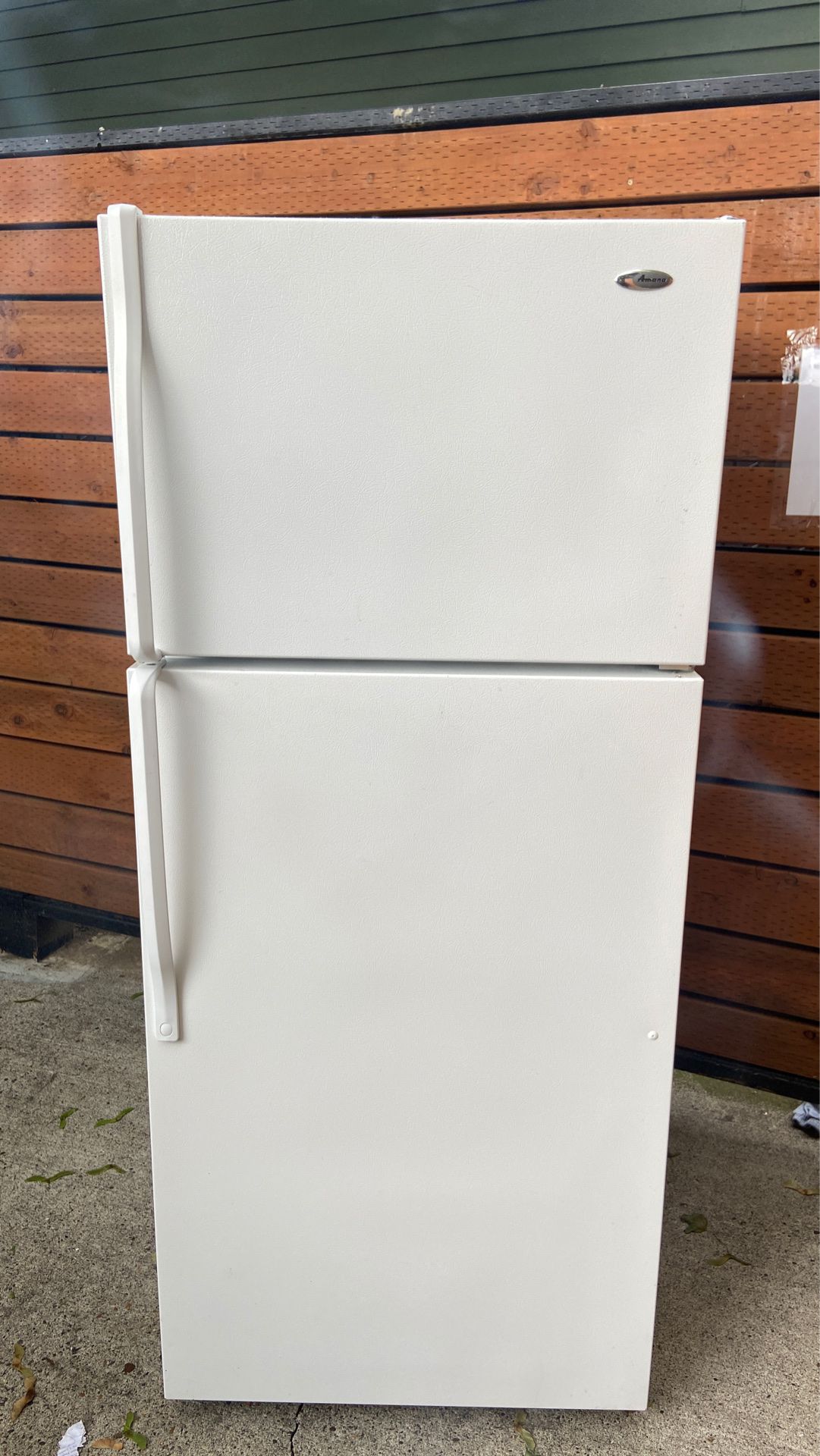 Amanda refrigerator height 62”w27.5”L30”