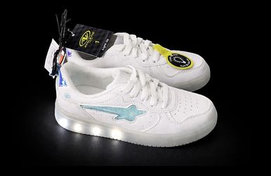 Girls White Light-Up Star Accent Sneakers with Silver Details, Flat Heel