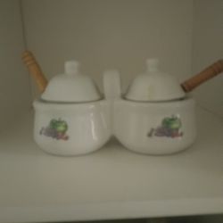 Have one to sell?
Sell now
Similar Items
Sponsored
See all

Houston Harvest Dual Jam Condiment Servers Jelly Marmalade Breakfast Jars
