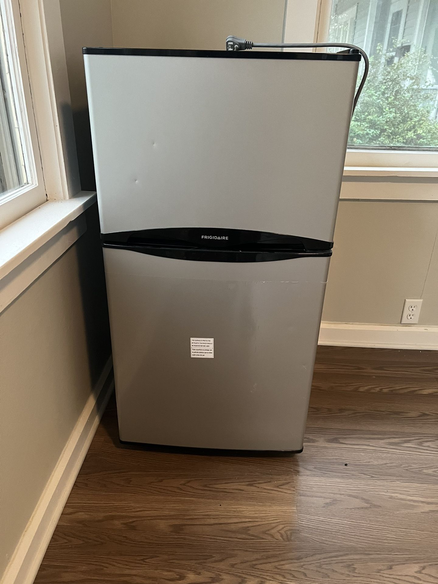 4.5 Cu Ft Mini Fridge & Freezer