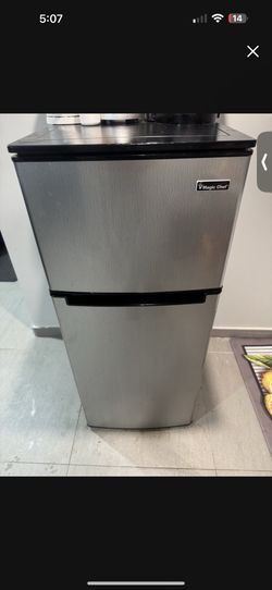 Medium size refrigerator and freezer
