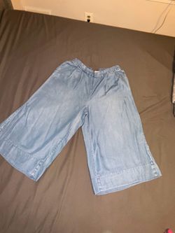 Merona light wash chambray wide leg culottes size medium