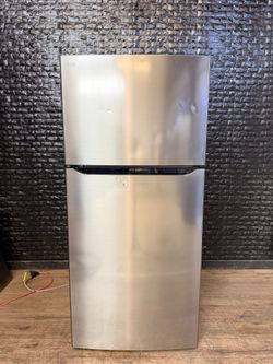 LG REFRIGERATOR w/WARRANTY! R3673A