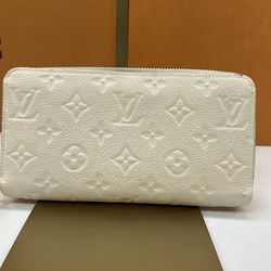 Louis Vuitton Wallet MO
