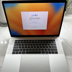 Apple MacBook Pro 15-inch 2017 **price negotiable**