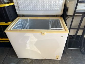 Deep freezer