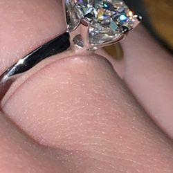 ANILLODE DIAMANTES MOISSANITE EN PLATA 925