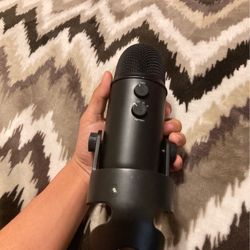 blue yeti Mic