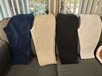 WOMEN'S CAPRIS - size 16