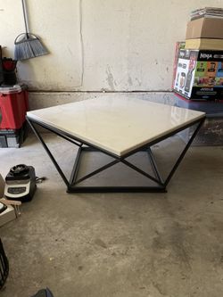Mármol Coffee Table