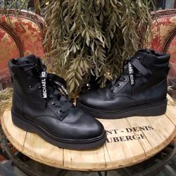 Women's MICHAEL KORS MK Logo Trudy Black Leather Ankle Boots Sz 9