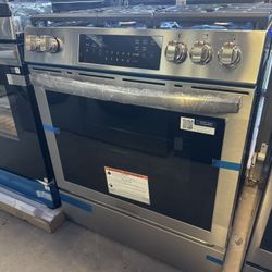 Frigidaire Gallery Slide In Gas Range With Airfry & Convection Oven 