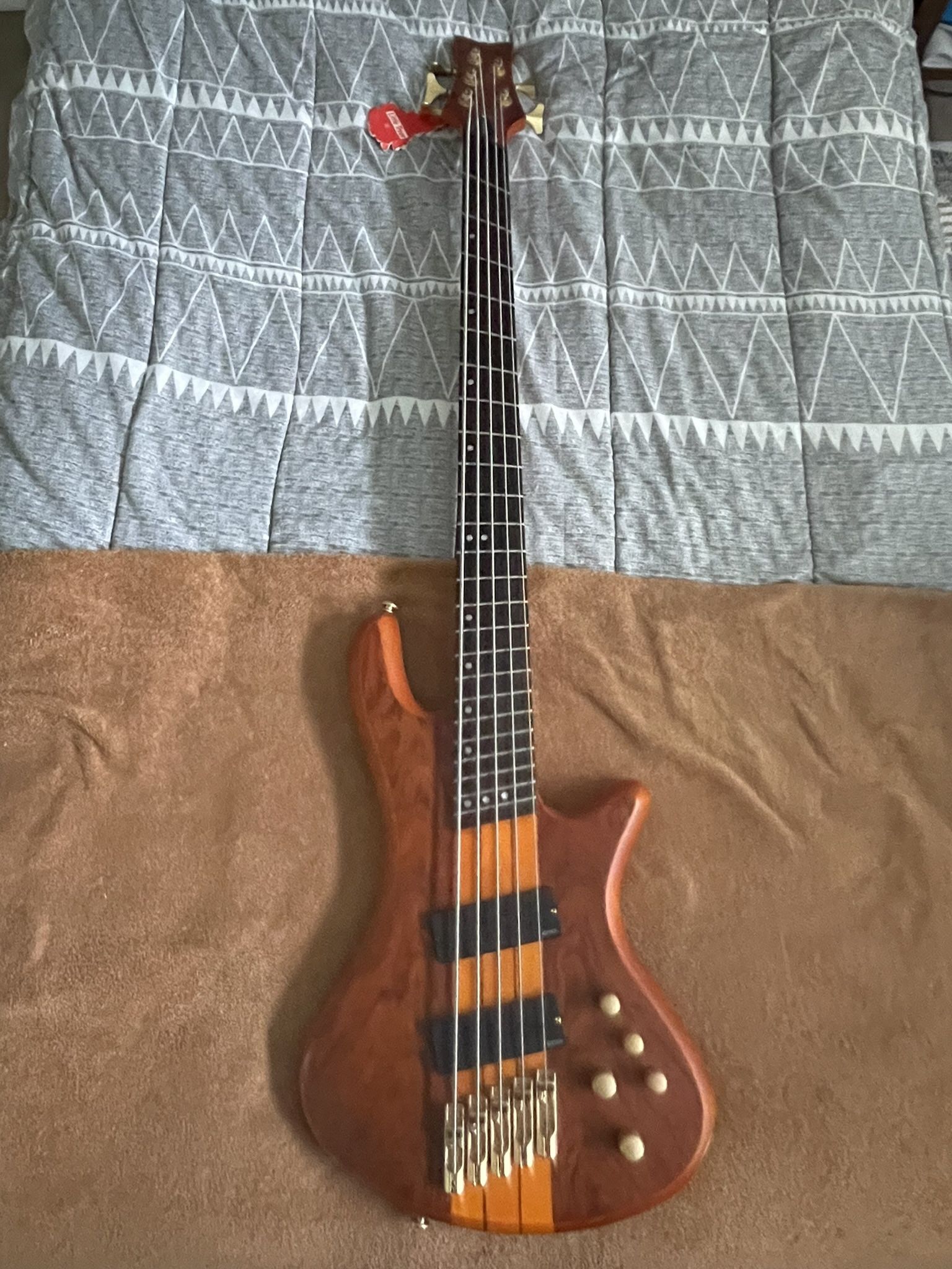 Schecter Studio-5 Bass
