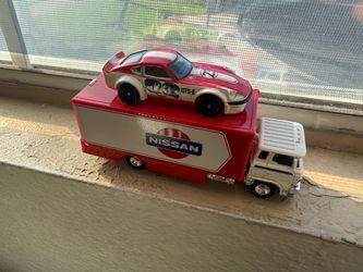 Hotwheels datsun transport