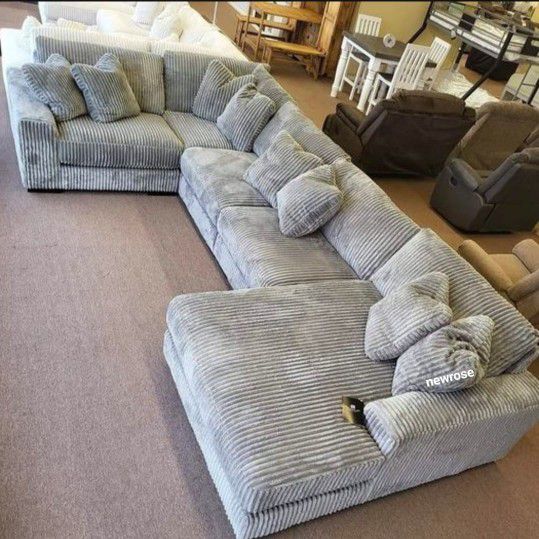 Same Day Delivery🍂🍂  Lindyn fog 5 Piece Raf Modular Sectional with Chaise