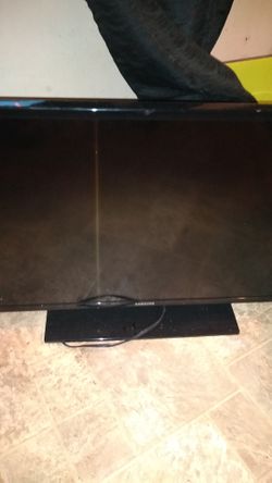 32' Samsung HD TV (LED), Bonus Chromecast included