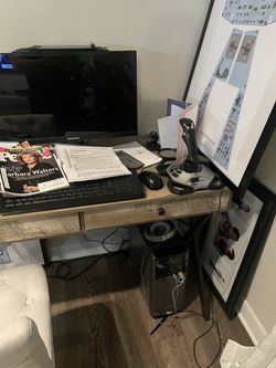 Computer Amd10 With Table And Chair