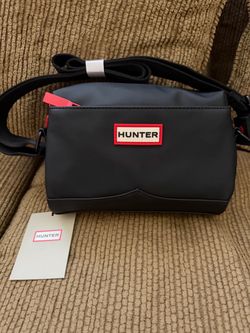 Hunter crossbody black