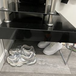 Black Solid Table 