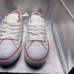 Levi’s Canvas Low Top Shoes Size 7 Women