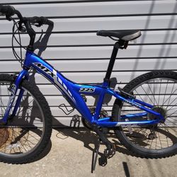 Giant MTX 225 Bicycle