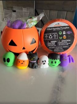 Halloween small squishy bucket comes with 18 squishy’s inside $15 pick up area 78238