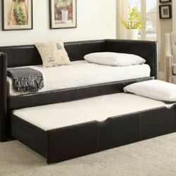 Sadie Faux Leather Daybed with Trundle

