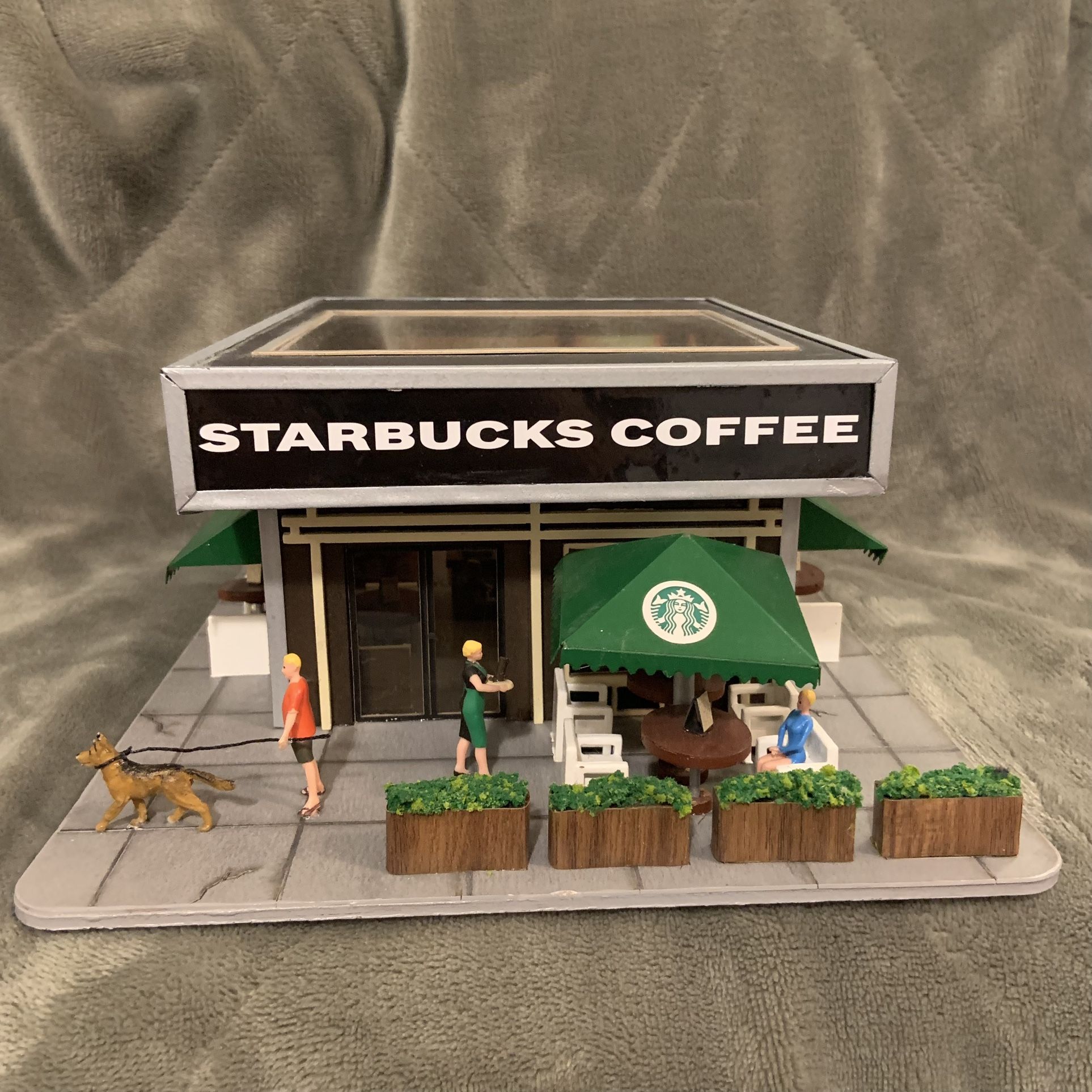 Menards ~ O Gauge Starbucks Coffee Shop